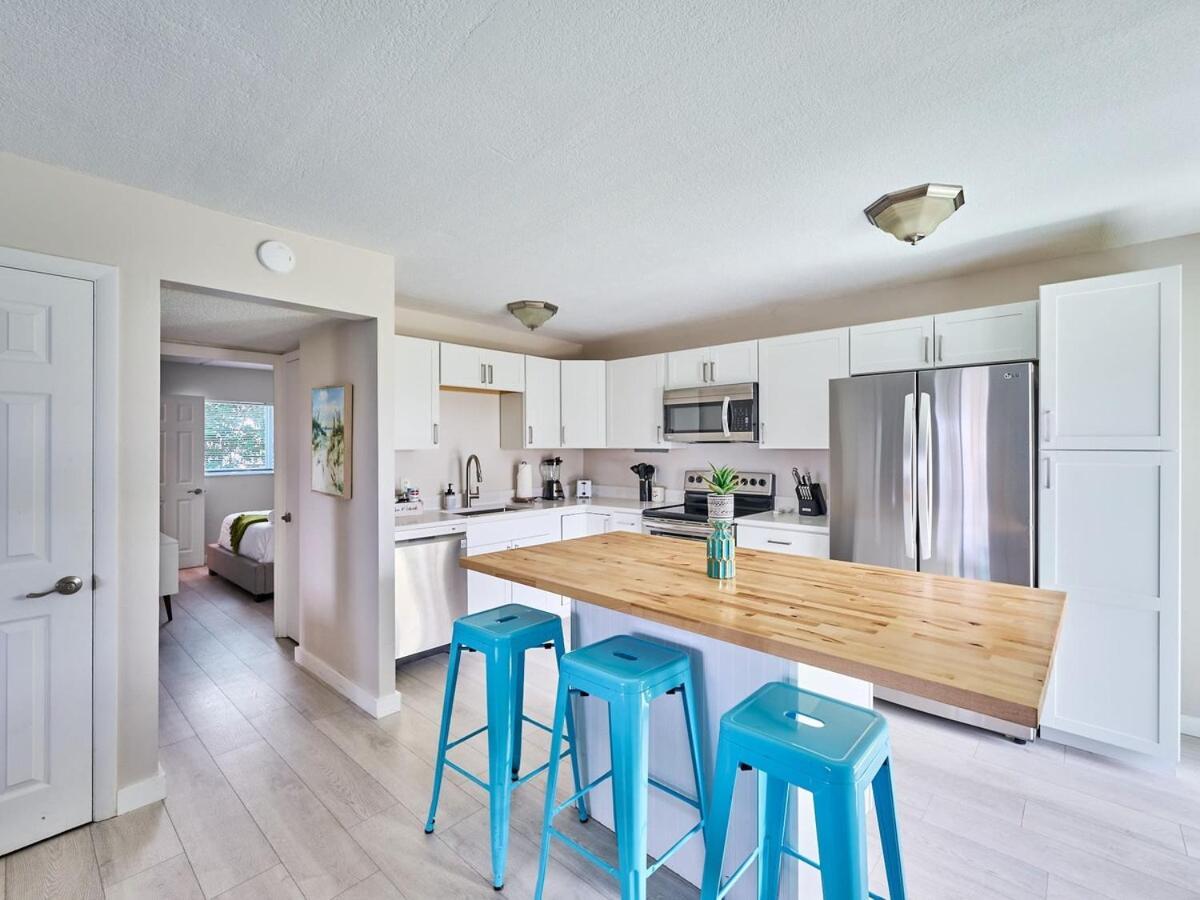 Grand 2 Bedroom On The Intracoastal Ривиера Бийч Екстериор снимка