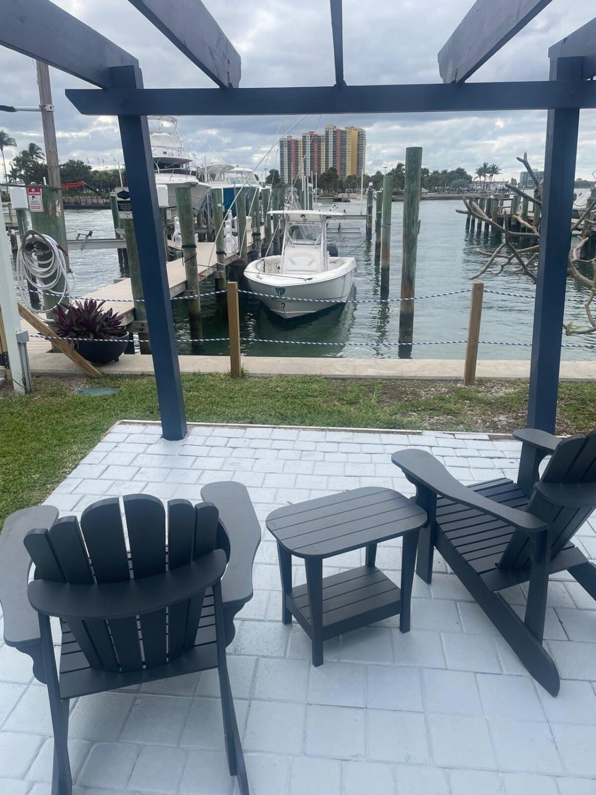 Grand 2 Bedroom On The Intracoastal Ривиера Бийч Екстериор снимка